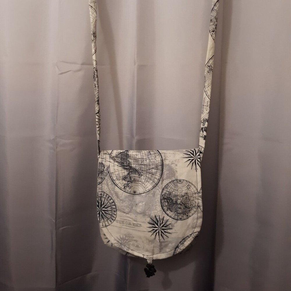 Worldly Globe Travel Print Crossbody Purse Shoulder bag Flip Top Ivory Blk Small - Picture 2 of 6
